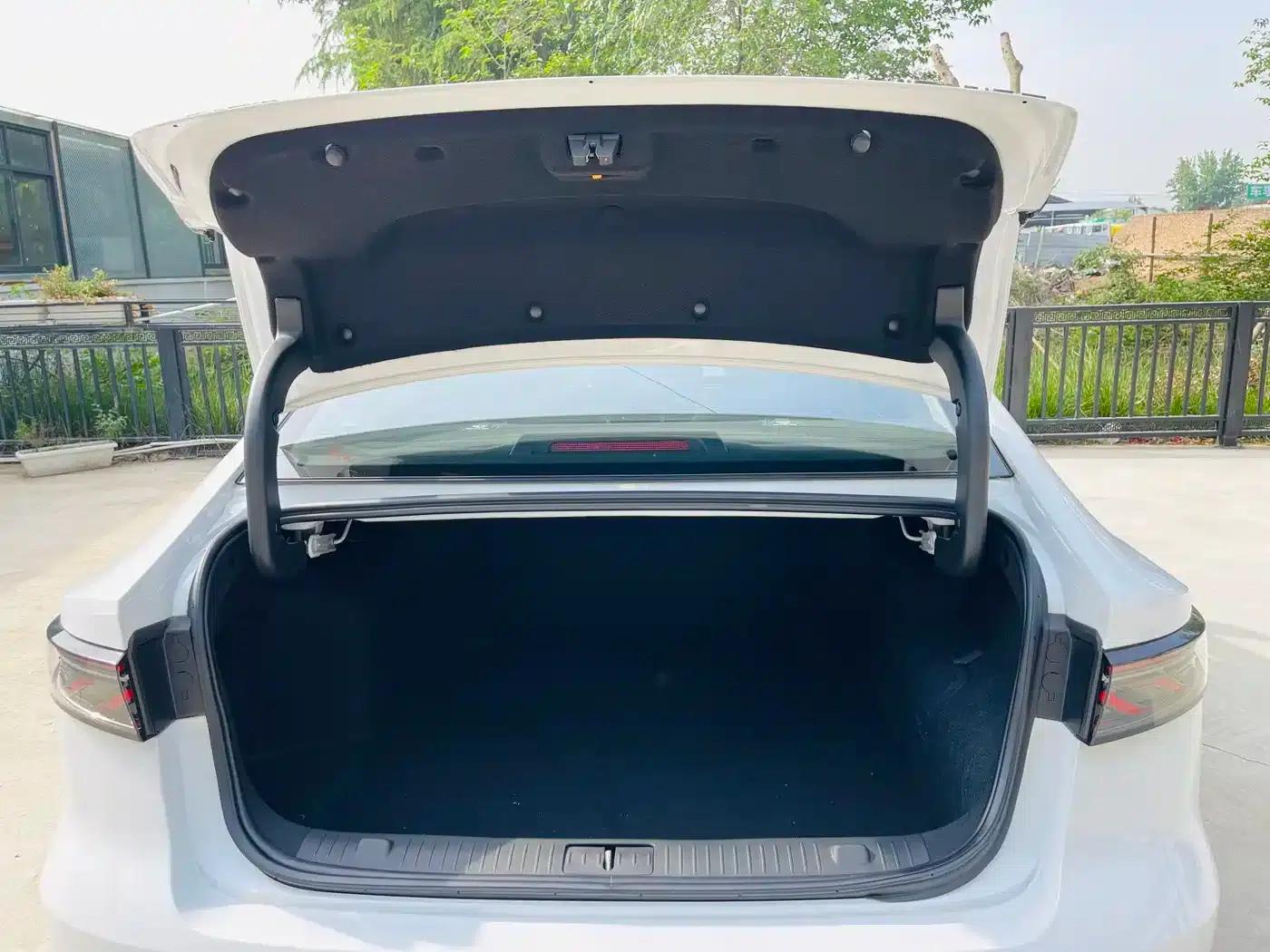 Fengyun A8L 2025 1.5TGDI 145km Luxury Edition — миниатюра 15
