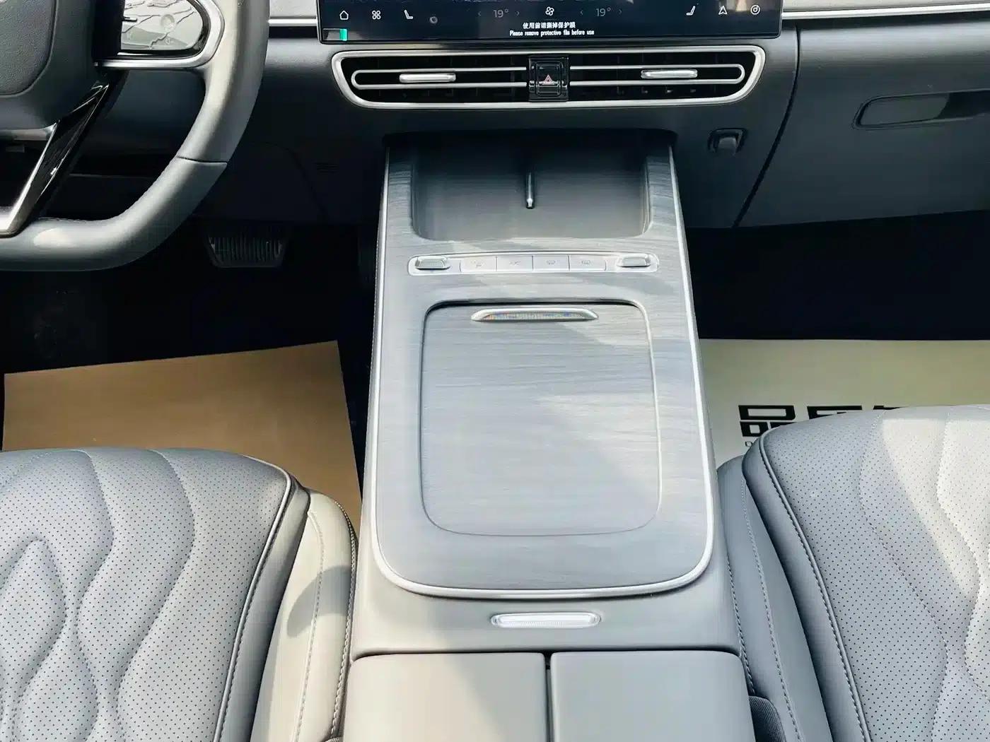 Fengyun A8L 2025 1.5TGDI 145km Luxury Edition — миниатюра 16