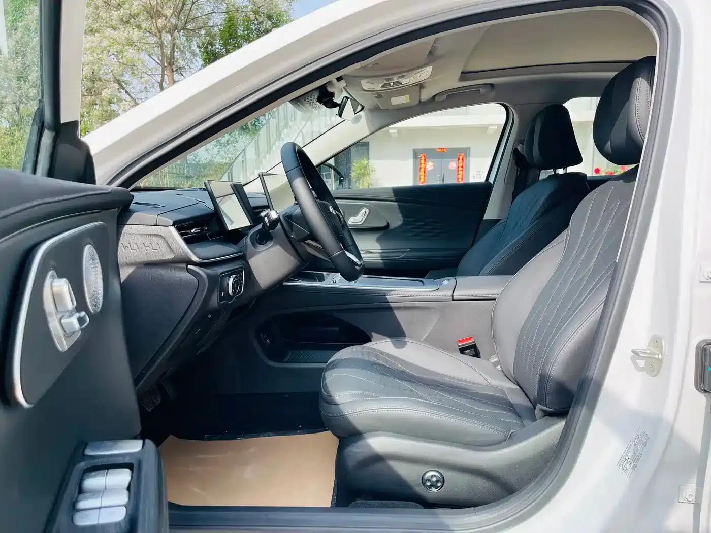 Fengyun A8L 2025 1.5TGDI 145km Luxury Edition — миниатюра 5
