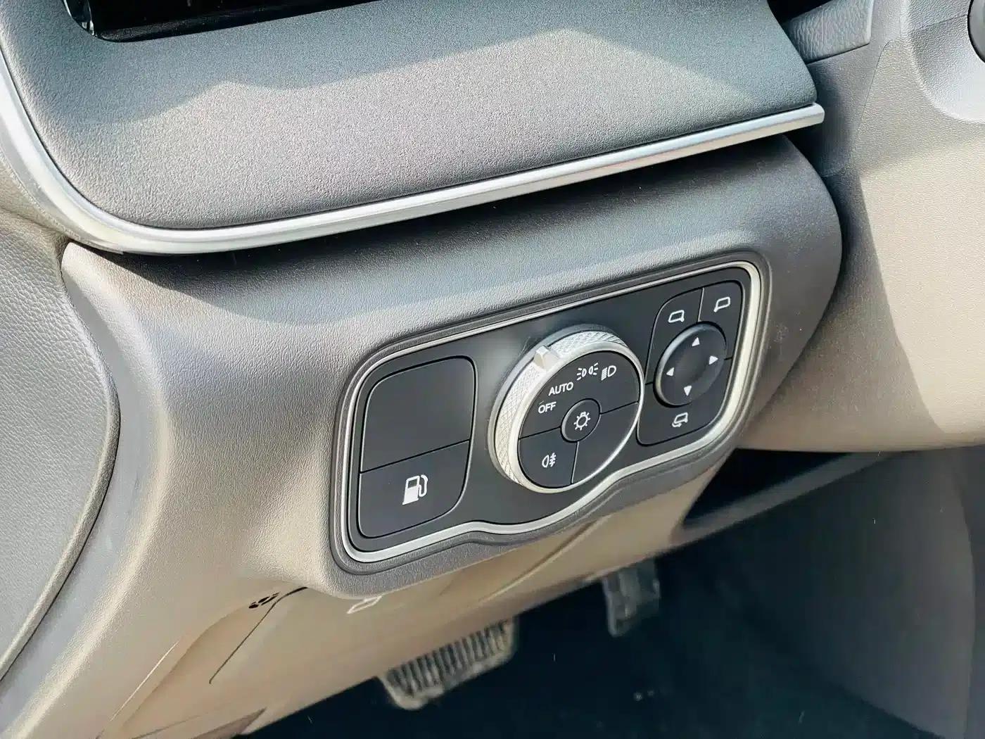 Fengyun A8L 2025 1.5TGDI 145km Luxury Edition — миниатюра 9