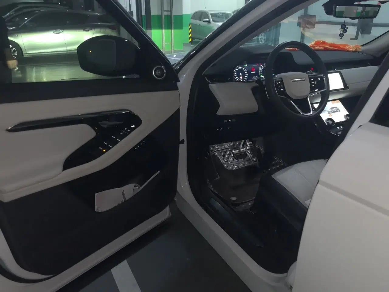 Land Rover Range Evoque New Energy 2021 Aurora L P300e Luxury Edition — миниатюра 17