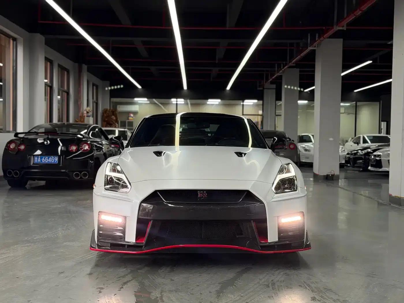 2012 Nissan GT-R 3.8T Premium Edition — миниатюра 1