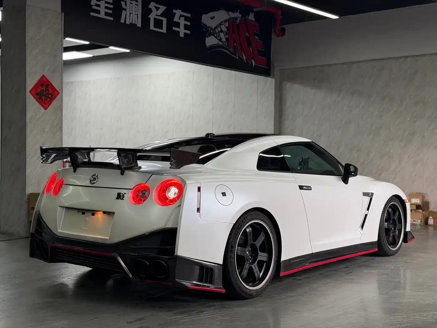 2012 Nissan GT-R 3.8T Premium Edition — миниатюра 8