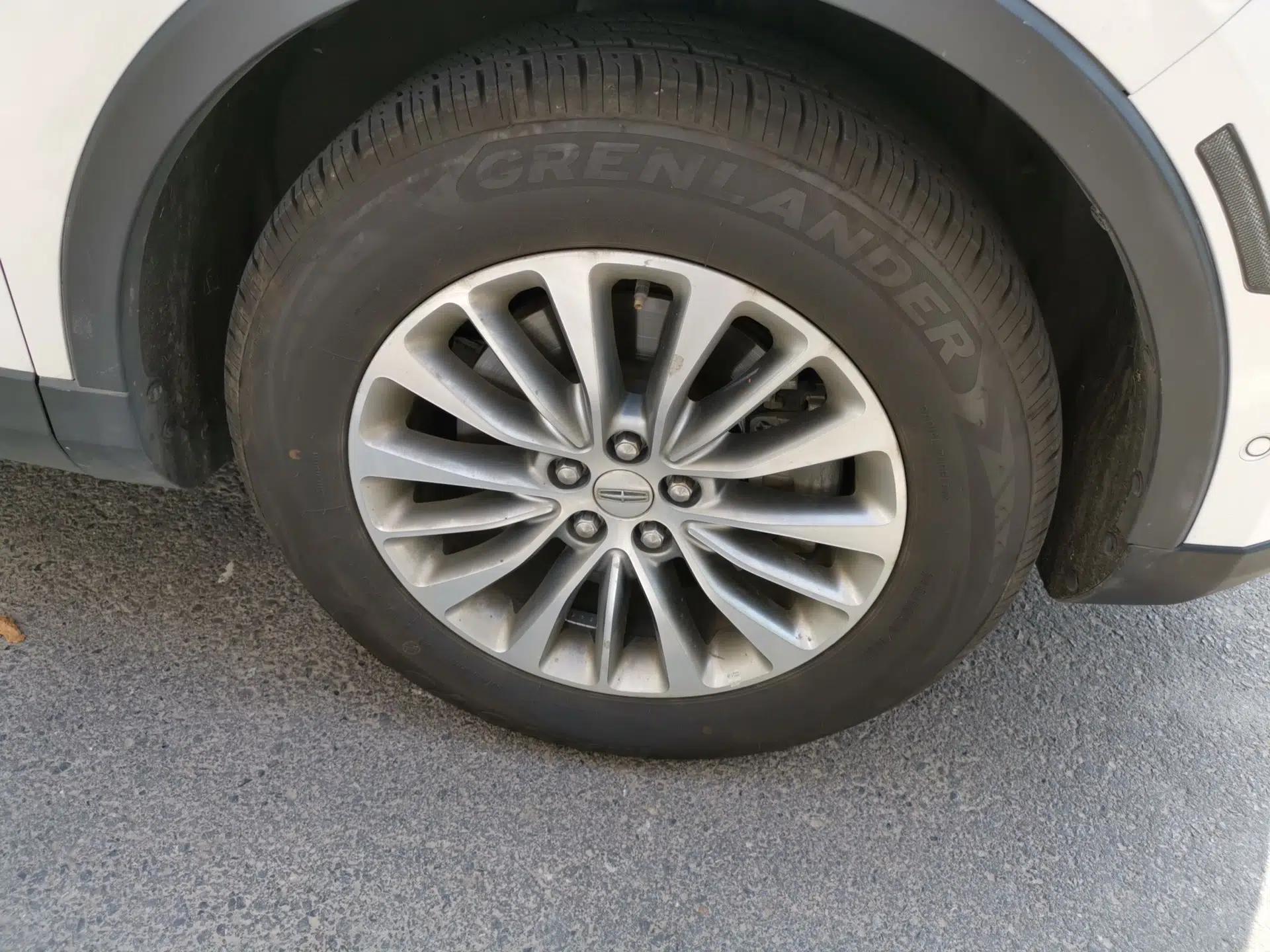 Lincoln MKX 2015 2.0T Four-Wheel Drive Luxury Edition — миниатюра 8