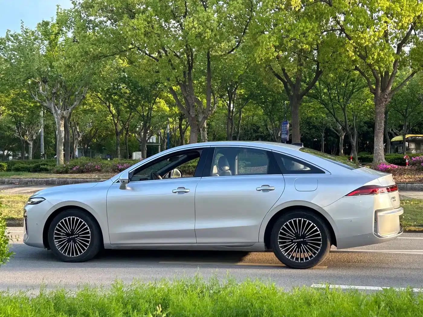 Roewe M7 DMH 2025 160km Premium Edition — миниатюра 2