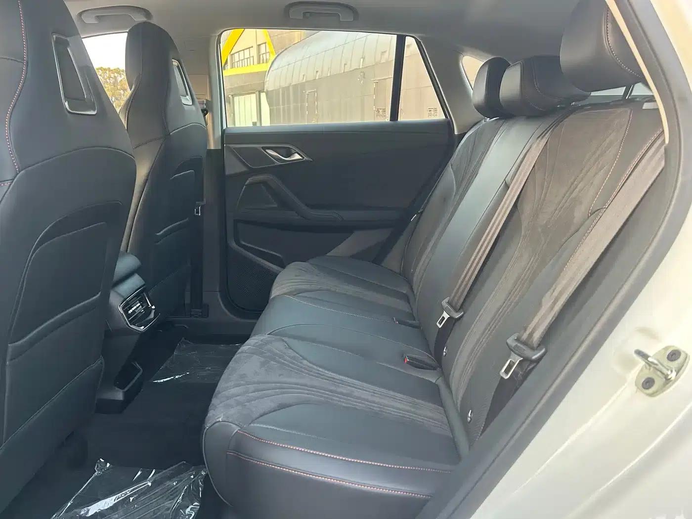 Roewe D5X DMH 2024 135 Flagship Edition — миниатюра 11
