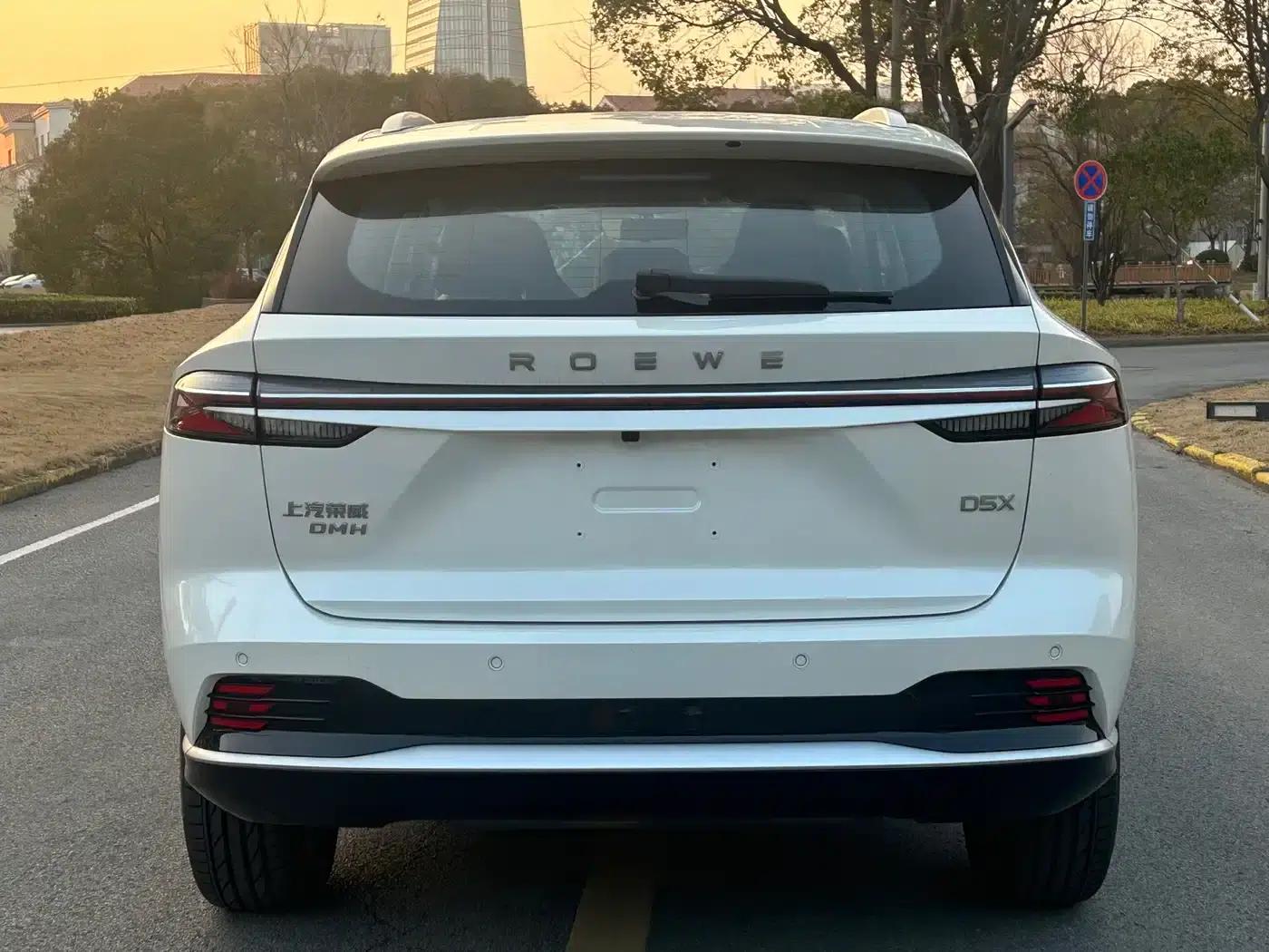Roewe D5X DMH 2024 135 Flagship Edition — миниатюра 6