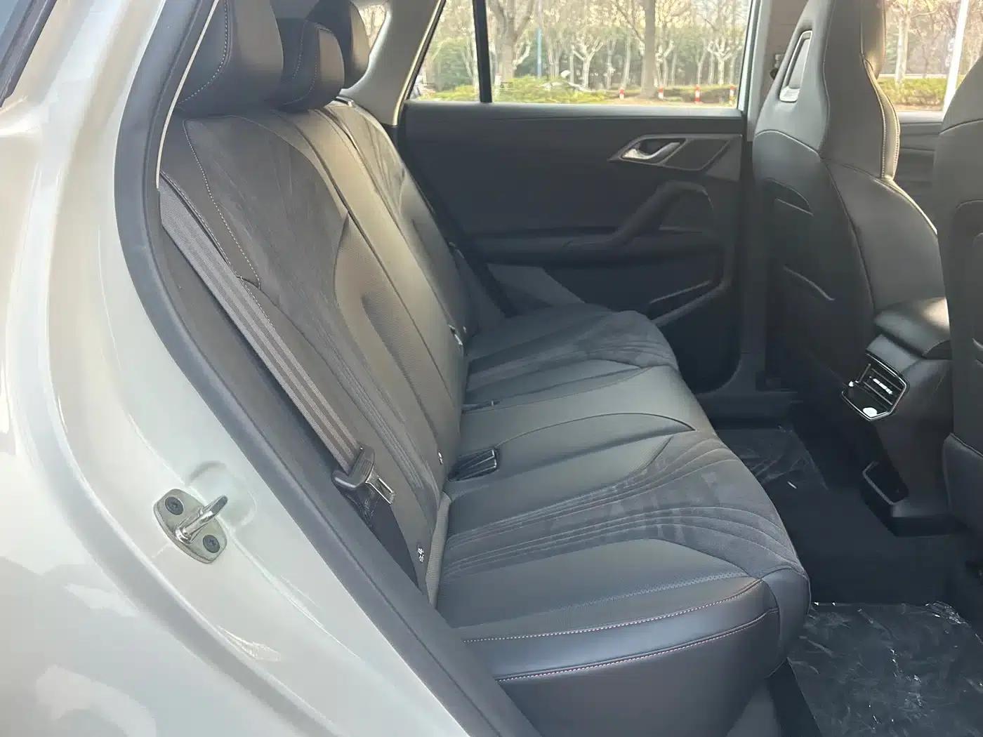 Roewe D5X DMH 2024 135 Flagship Edition — миниатюра 10