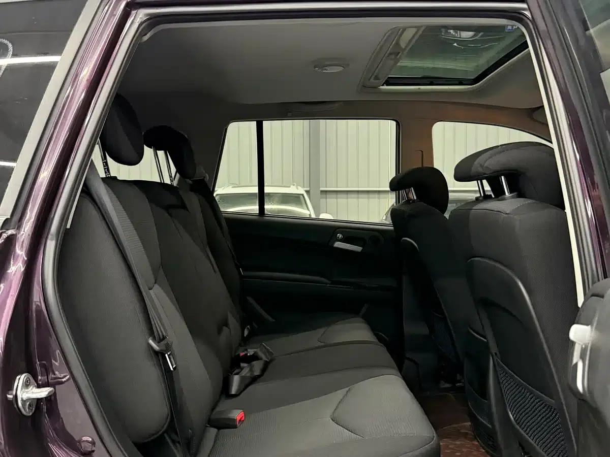 Roewe W5 2014 1.8T 2WD Automatic Shengyu Special Edition — миниатюра 5