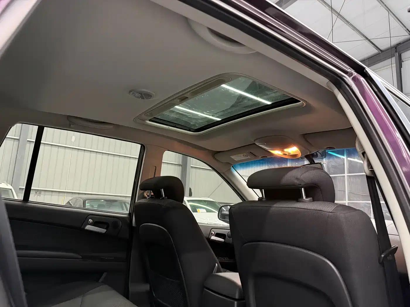 Roewe W5 2014 1.8T 2WD Automatic Shengyu Special Edition — миниатюра 10