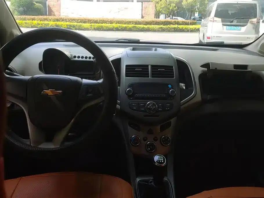 2011 Aveo Sedan 1.4L MT SE — миниатюра 12