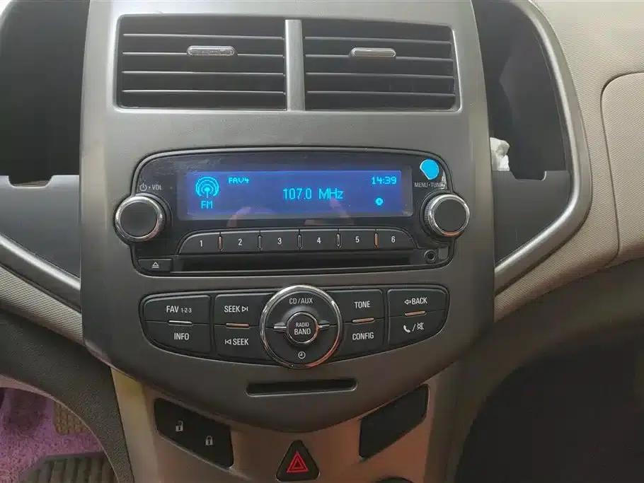 2011 Aveo Sedan 1.4L MT SE — миниатюра 13