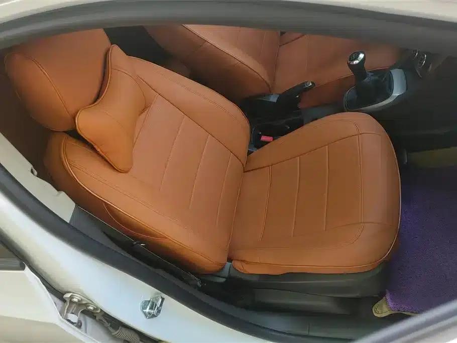 2011 Aveo Sedan 1.4L MT SE — миниатюра 8