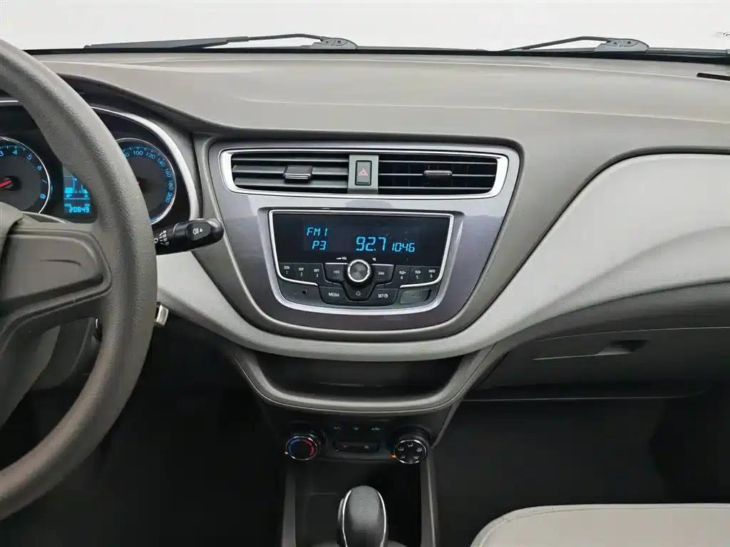 Chevrolet Aveo RV 2016 1.5L Automatic Comfortline Edition — миниатюра 12