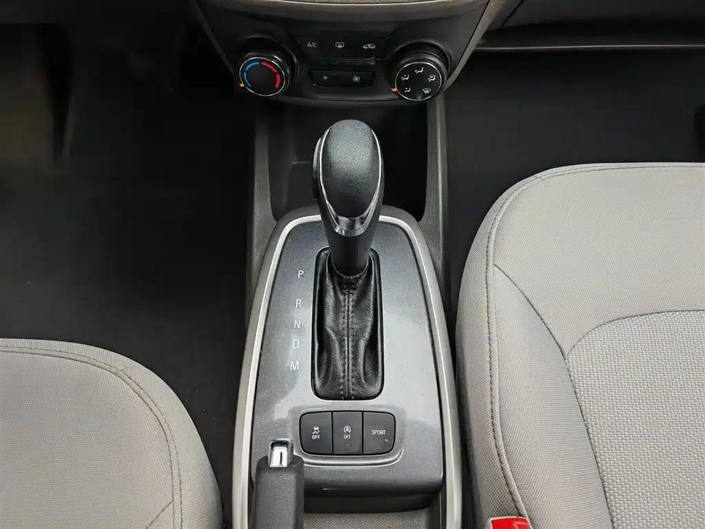 Chevrolet Aveo RV 2016 1.5L Automatic Comfortline Edition — миниатюра 13