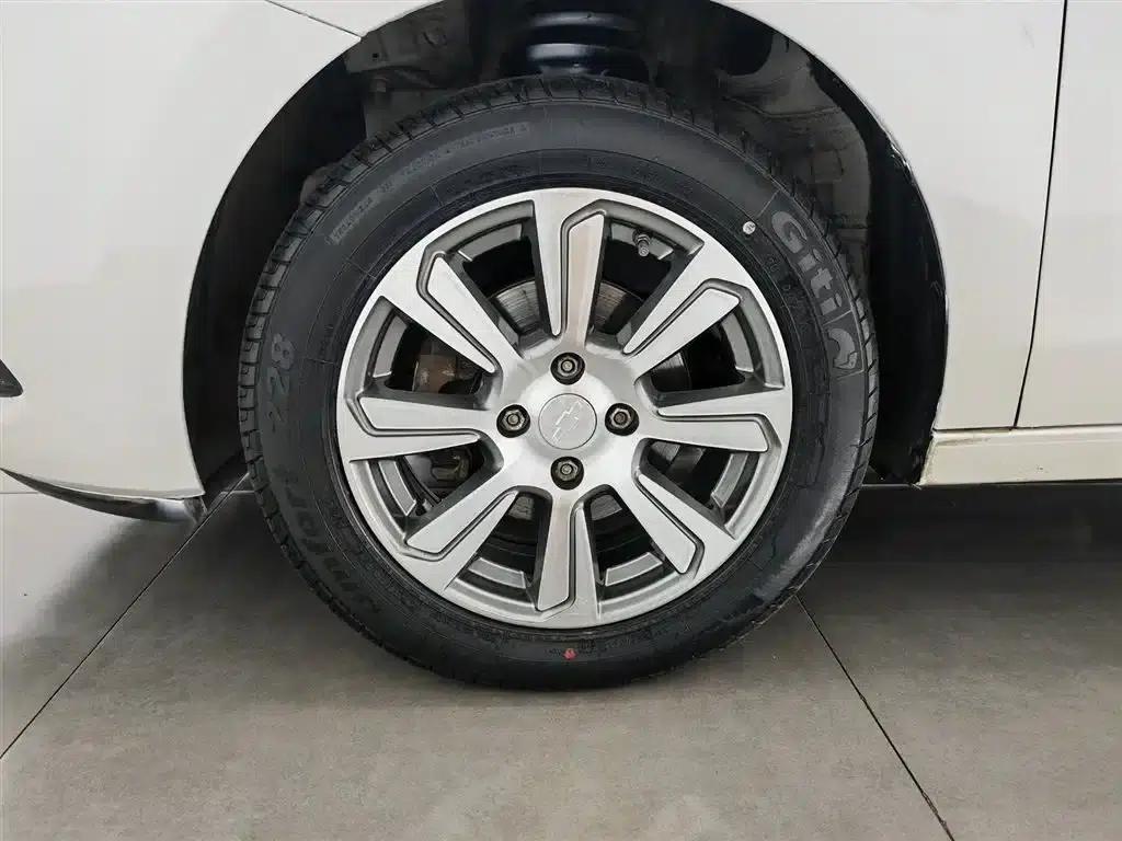 Chevrolet Aveo RV 2016 1.5L Automatic Comfortline Edition — миниатюра 17