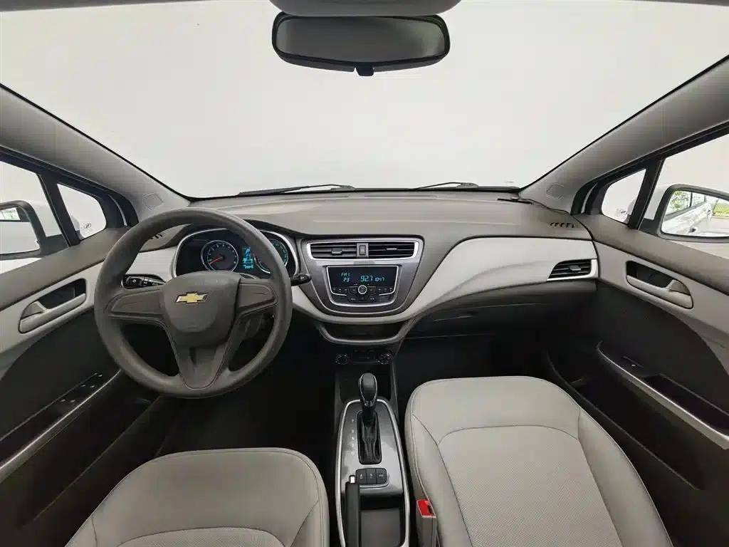Chevrolet Aveo RV 2016 1.5L Automatic Comfortline Edition — миниатюра 5