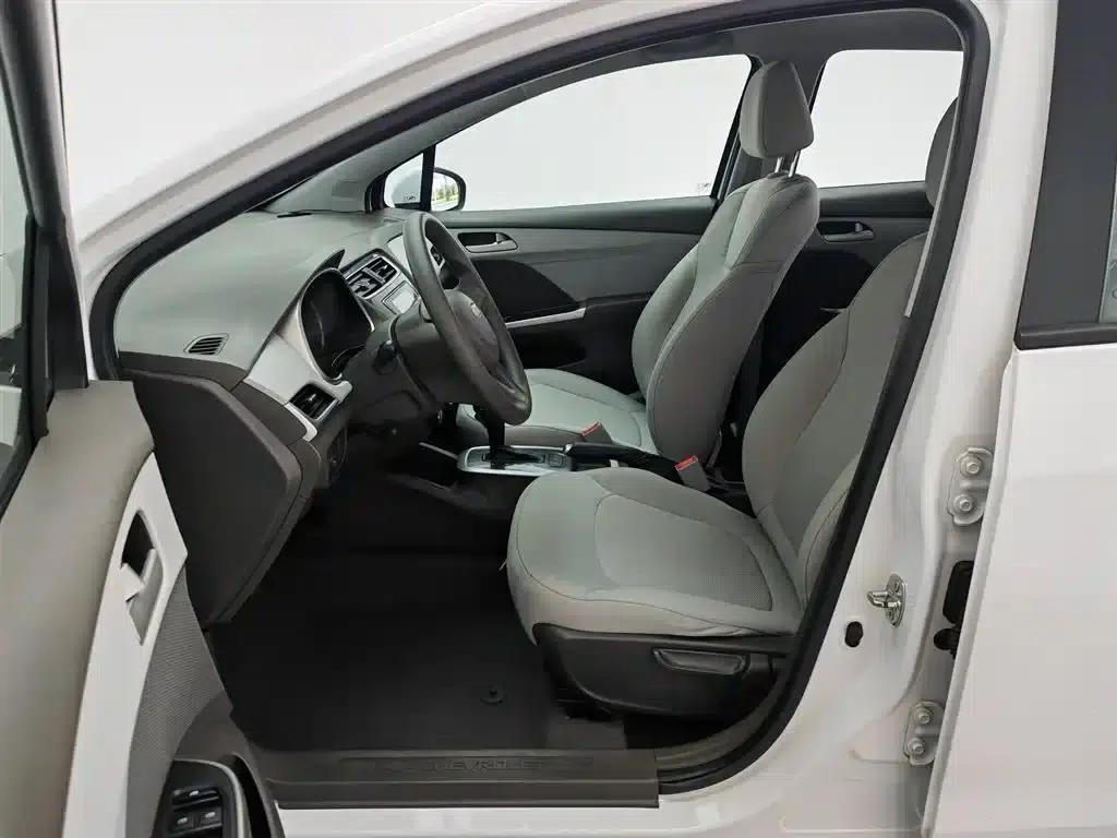 Chevrolet Aveo RV 2016 1.5L Automatic Comfortline Edition — миниатюра 10