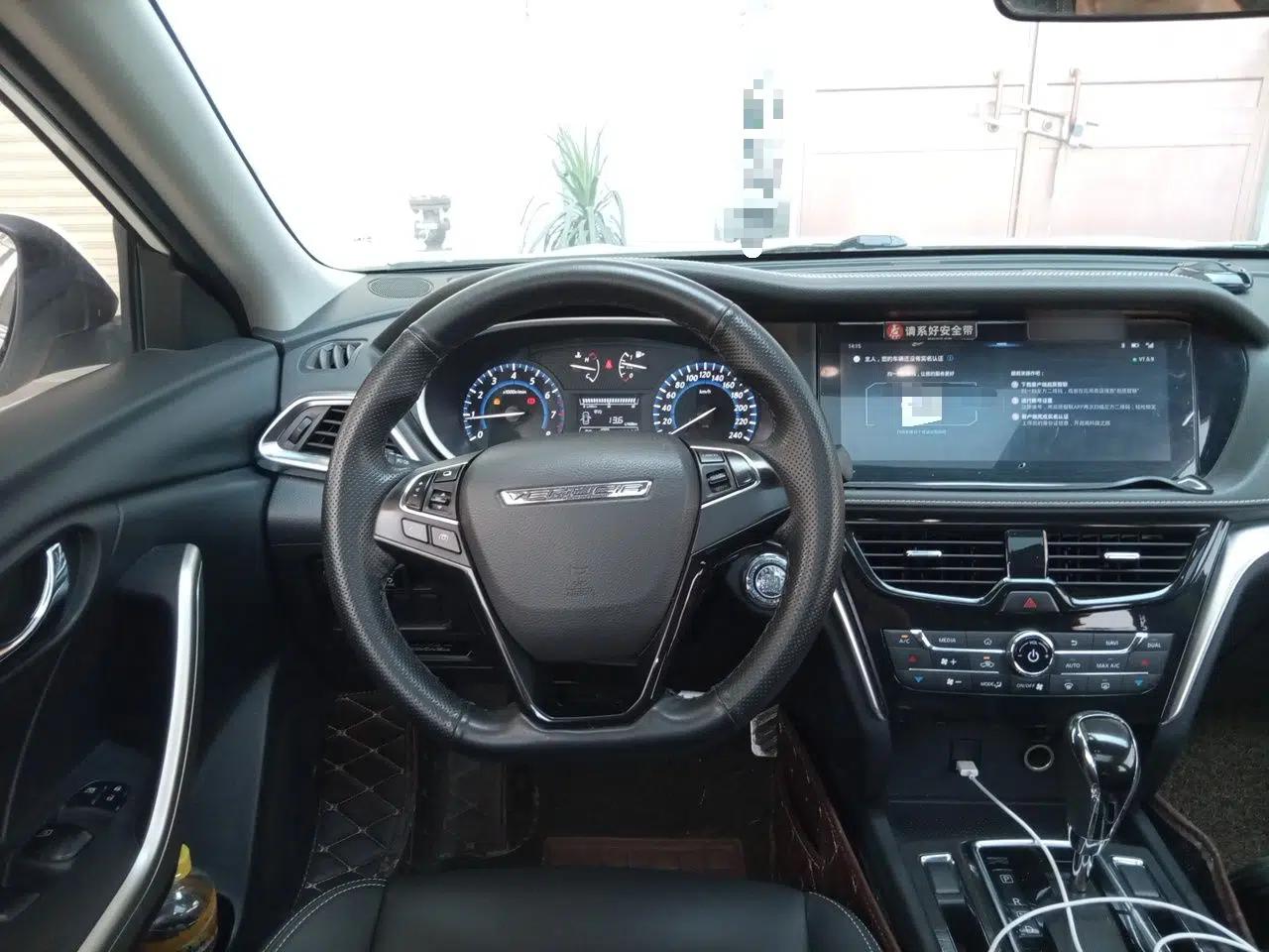 Venucia T90 2018 2.0L CVT Smart Connect Luxury Edition China V Standard — миниатюра 11