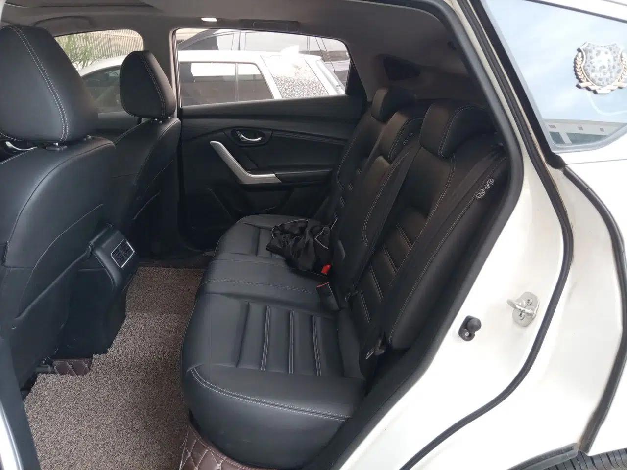 Venucia T90 2018 2.0L CVT Smart Connect Luxury Edition China V Standard — миниатюра 18