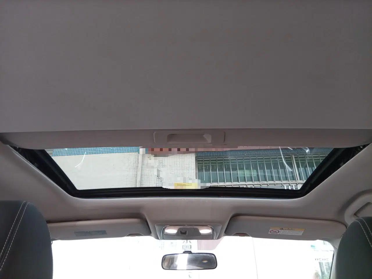 Venucia T90 2018 2.0L CVT Smart Connect Luxury Edition China V Standard — миниатюра 19