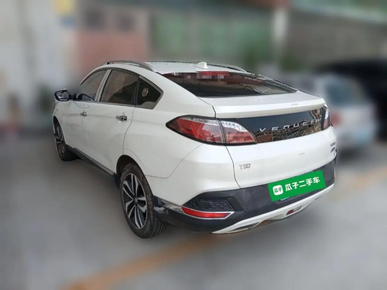 Venucia T90 2018 2.0L CVT Smart Connect Luxury Edition China V Standard — миниатюра 4