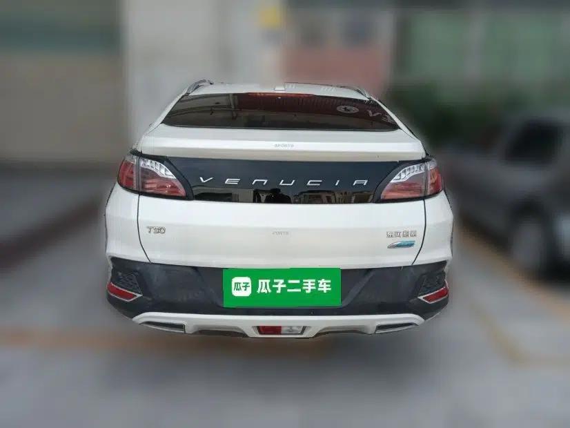 Venucia T90 2018 2.0L CVT Smart Connect Luxury Edition China V Standard — миниатюра 5