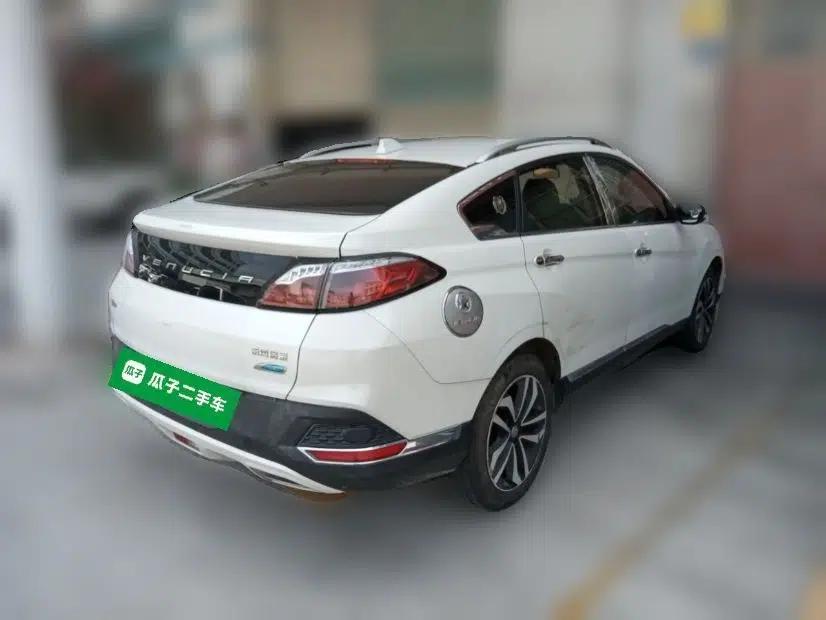 Venucia T90 2018 2.0L CVT Smart Connect Luxury Edition China V Standard — миниатюра 6