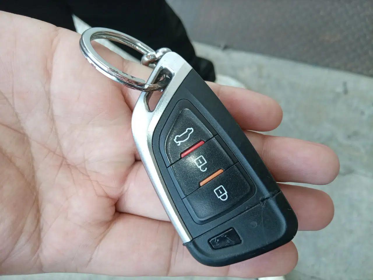 Venucia T90 2018 2.0L CVT Smart Connect Luxury Edition China V Standard — миниатюра 9