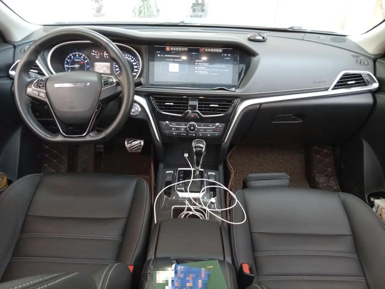 Venucia T90 2018 2.0L CVT Smart Connect Luxury Edition China V Standard — миниатюра 10