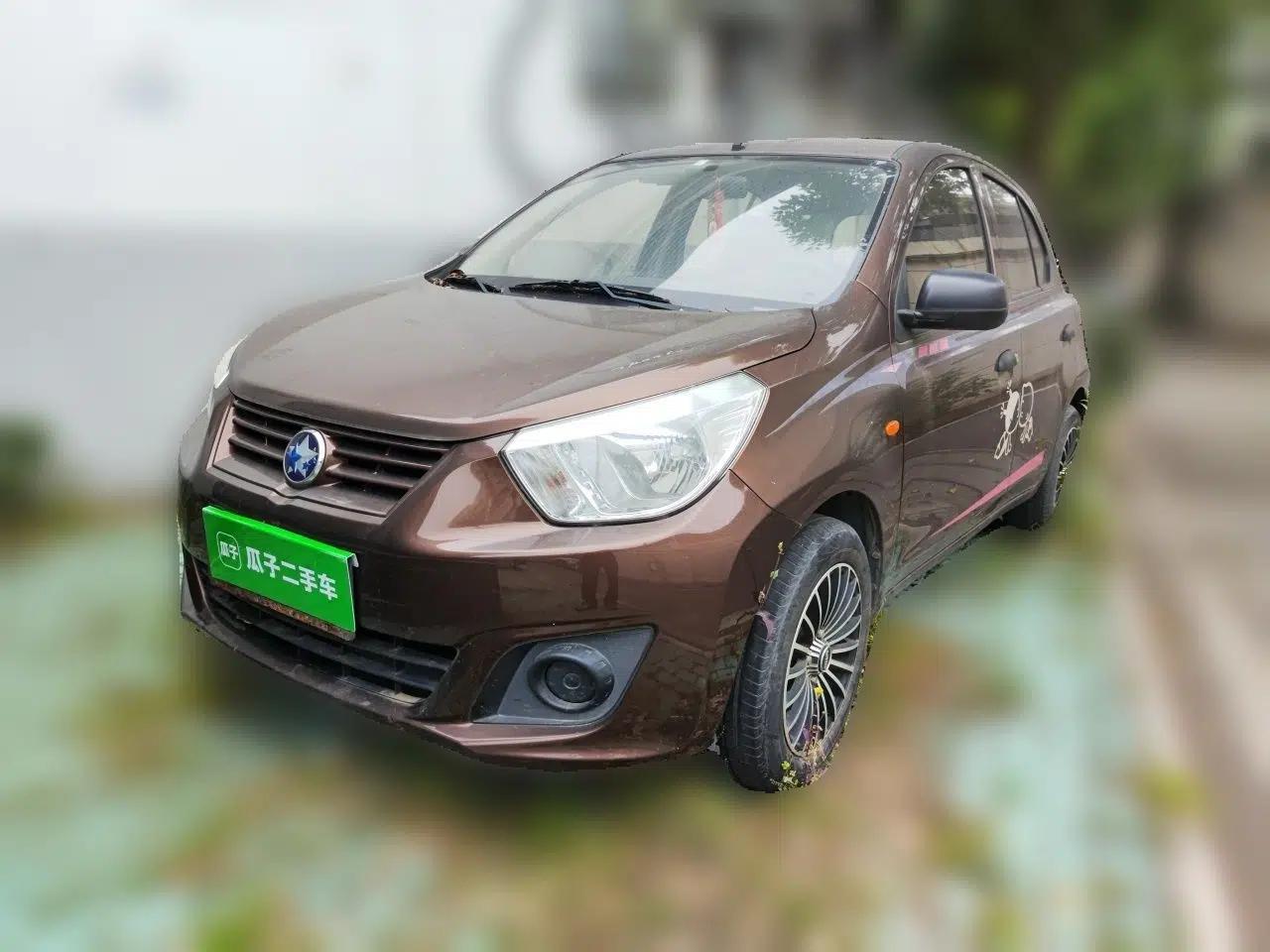 Venucia R30 2014 1.2L Manual Enjoyment Edition — миниатюра 1