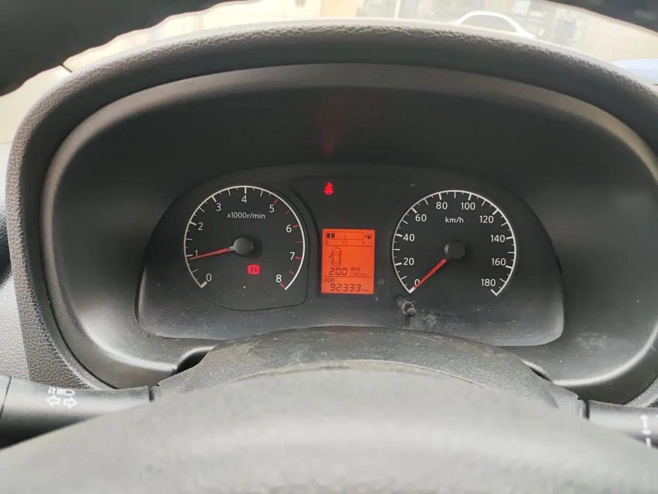Venucia R30 2014 1.2L Manual Enjoyment Edition — миниатюра 12