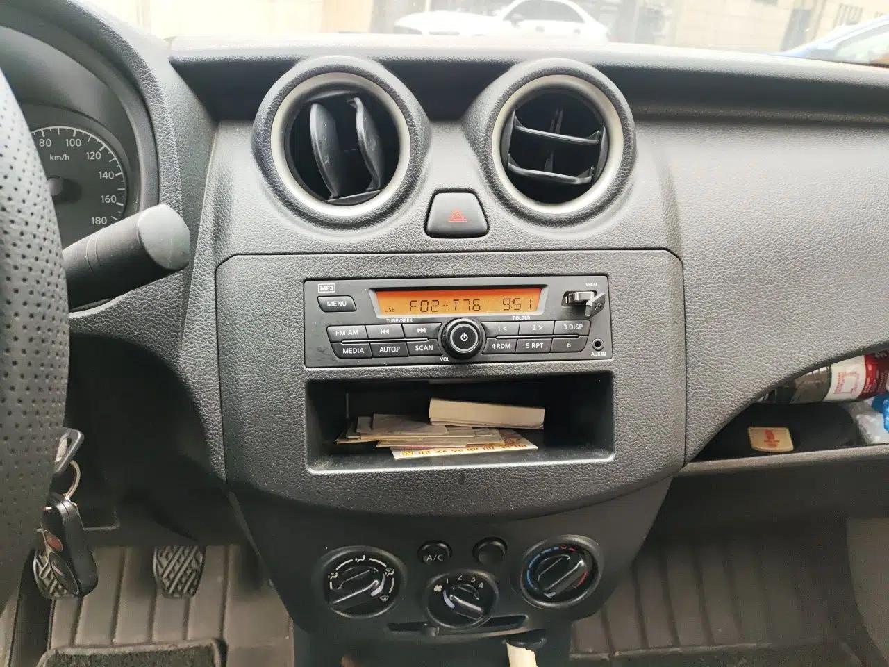 Venucia R30 2014 1.2L Manual Enjoyment Edition — миниатюра 14