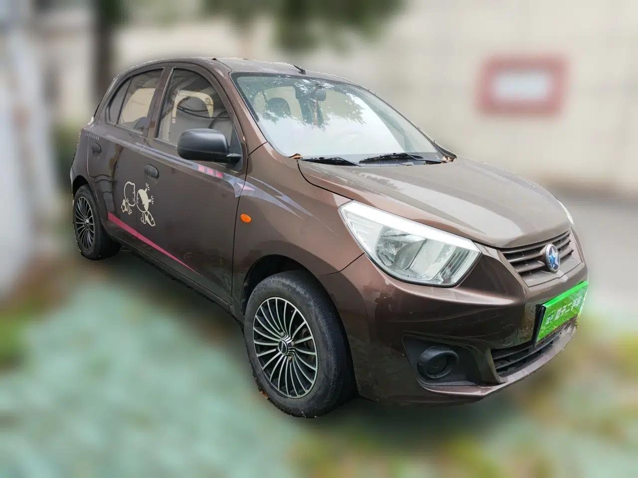 Venucia R30 2014 1.2L Manual Enjoyment Edition — миниатюра 3