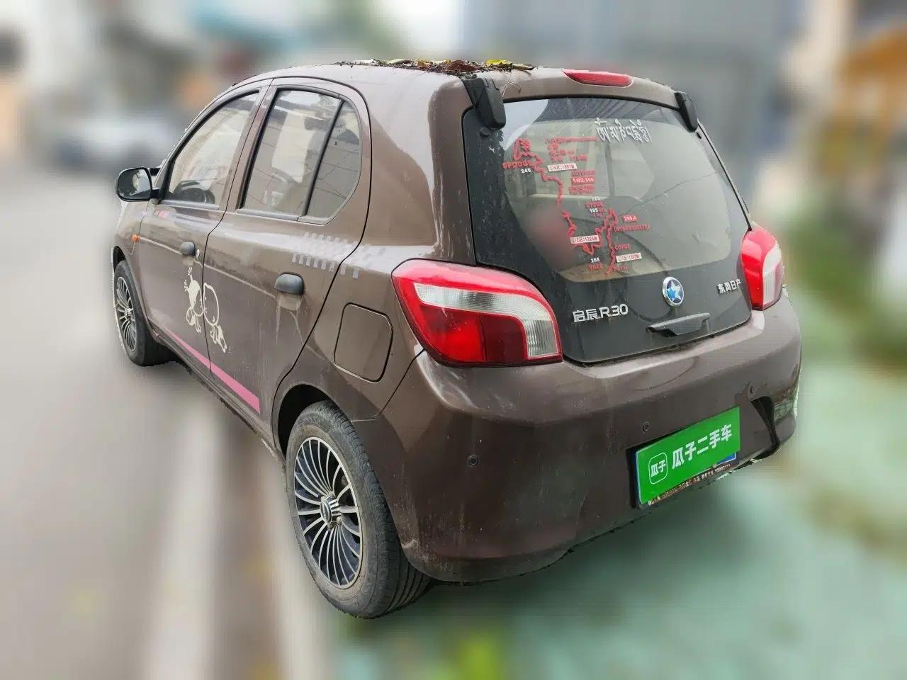 Venucia R30 2014 1.2L Manual Enjoyment Edition — миниатюра 4