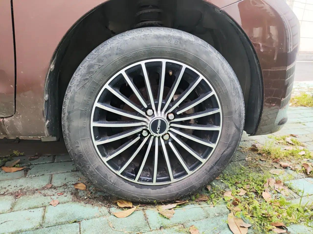 Venucia R30 2014 1.2L Manual Enjoyment Edition — миниатюра 8