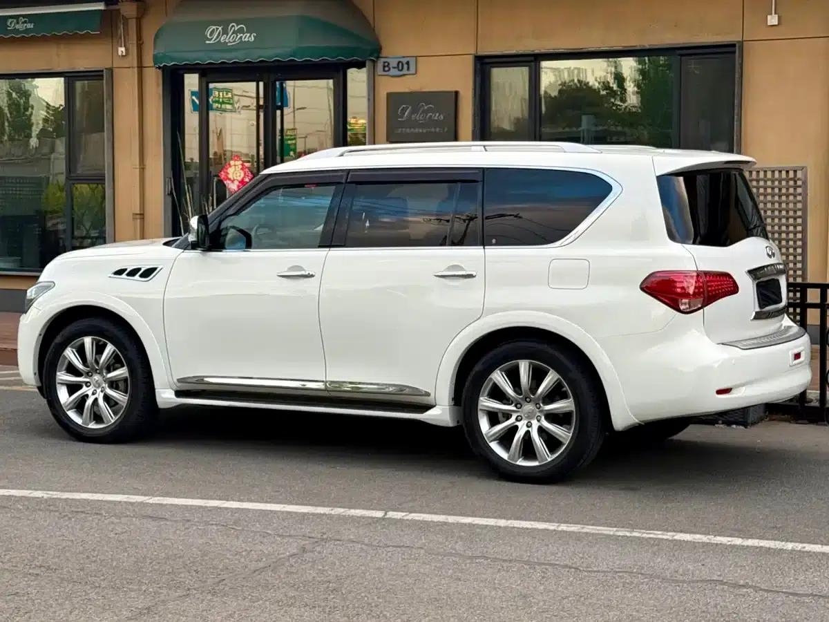 2011 Infiniti QX56 — миниатюра 3