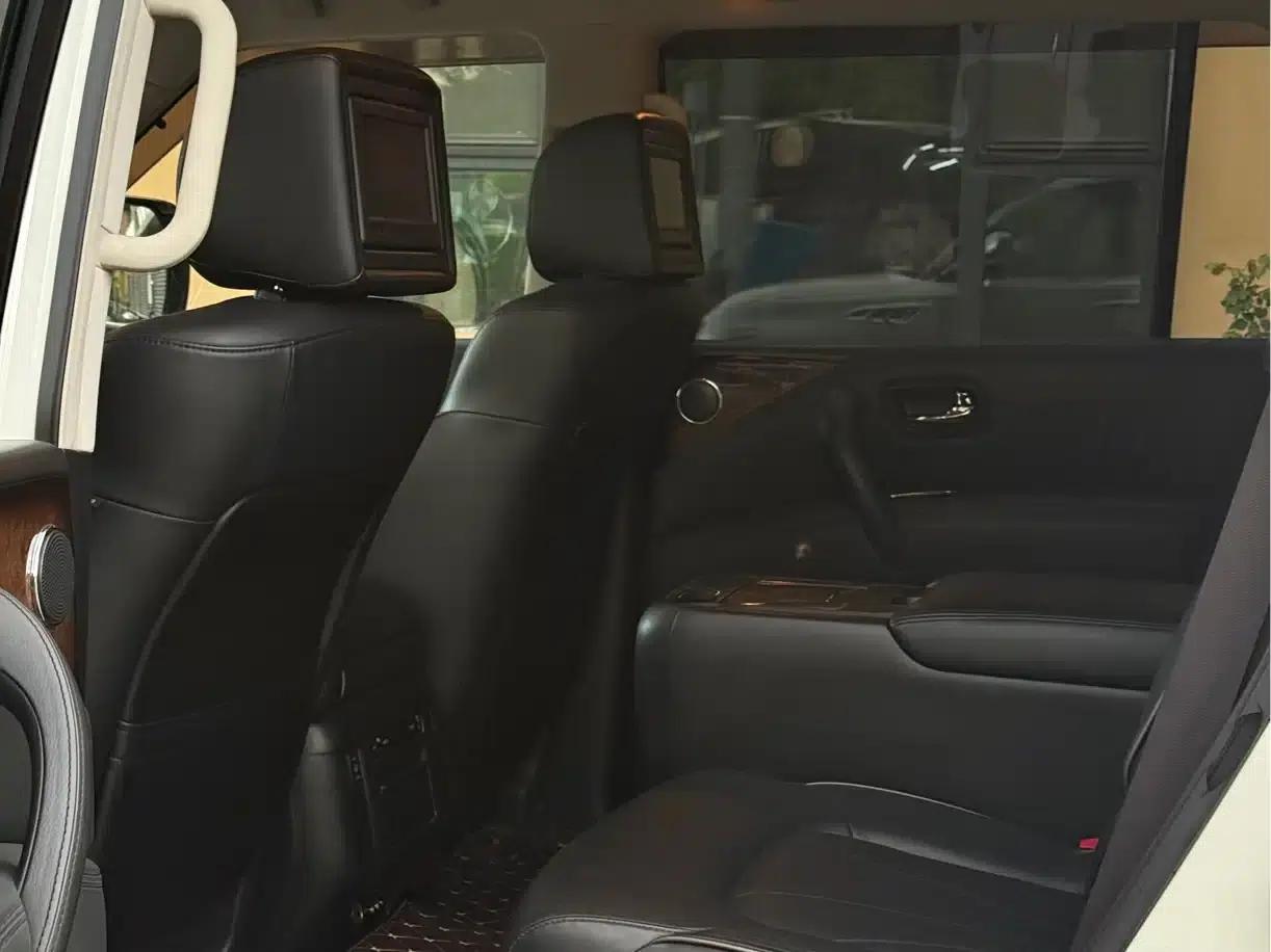 2011 Infiniti QX56 — миниатюра 5