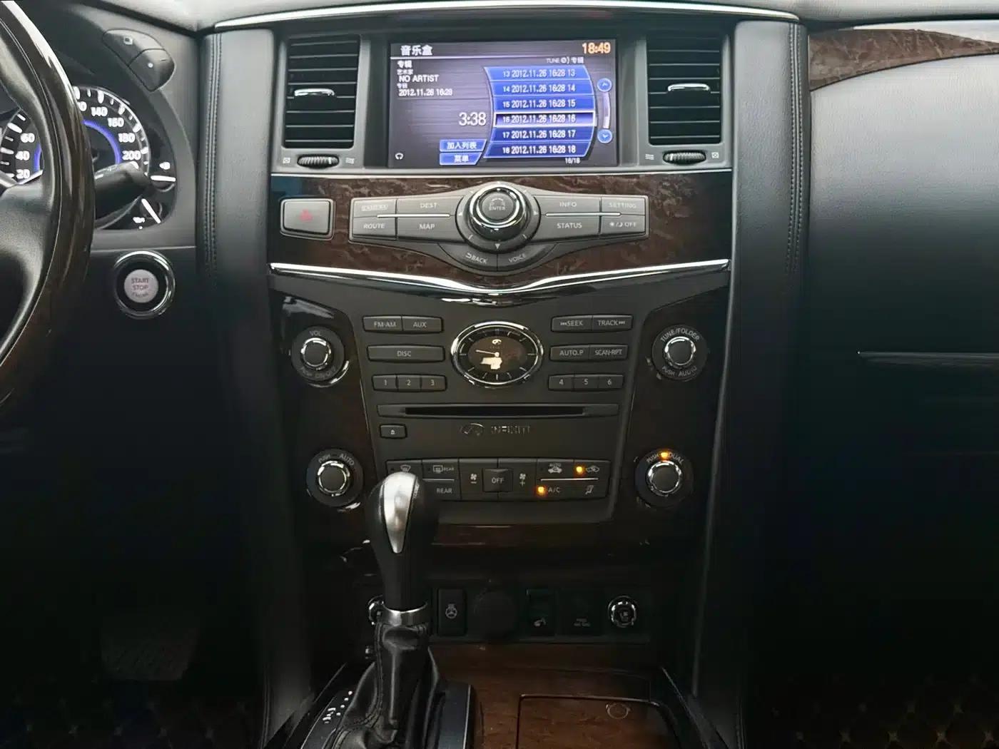 2011 Infiniti QX56 — миниатюра 7