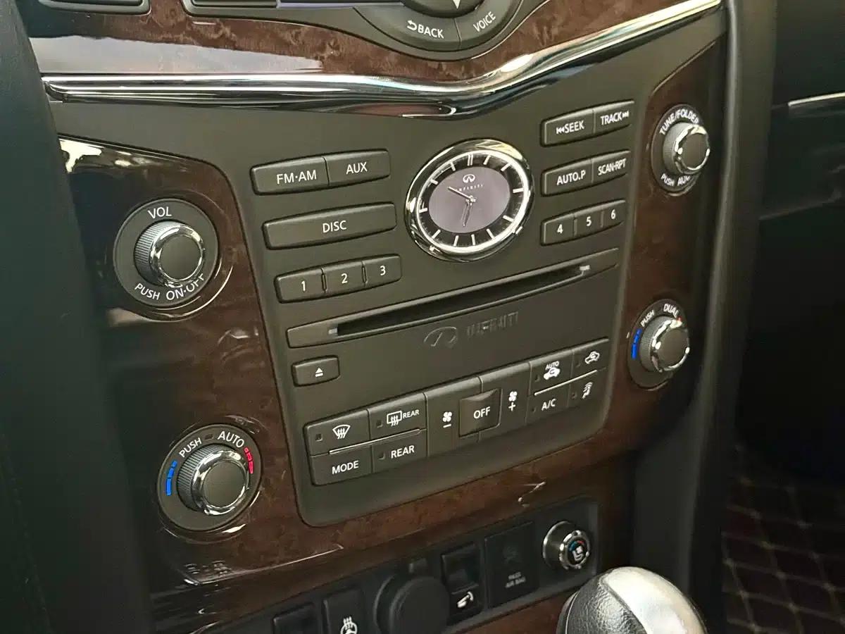 2011 Infiniti QX56 — миниатюра 10