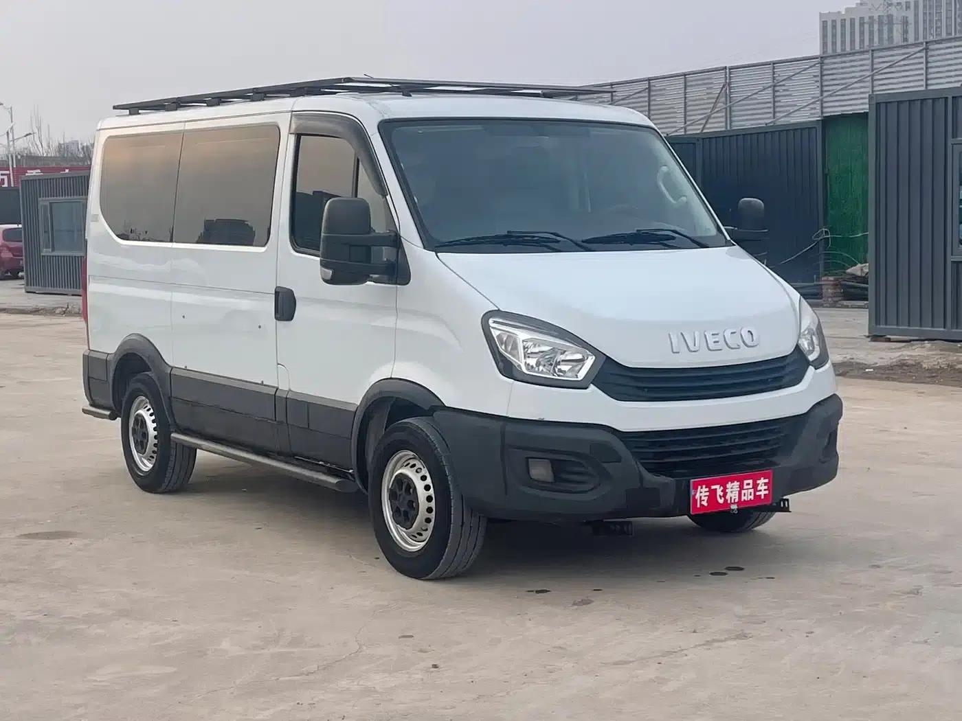 Iveco Daily 2020 3.0T 30th Anniversary Manual All-Round Edition F1C — миниатюра 2