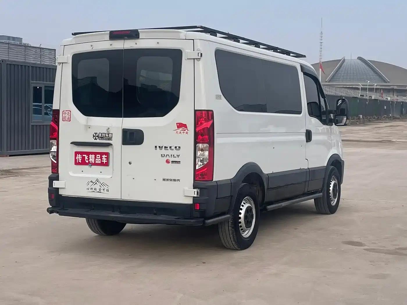 Iveco Daily 2020 3.0T 30th Anniversary Manual All-Round Edition F1C — миниатюра 11