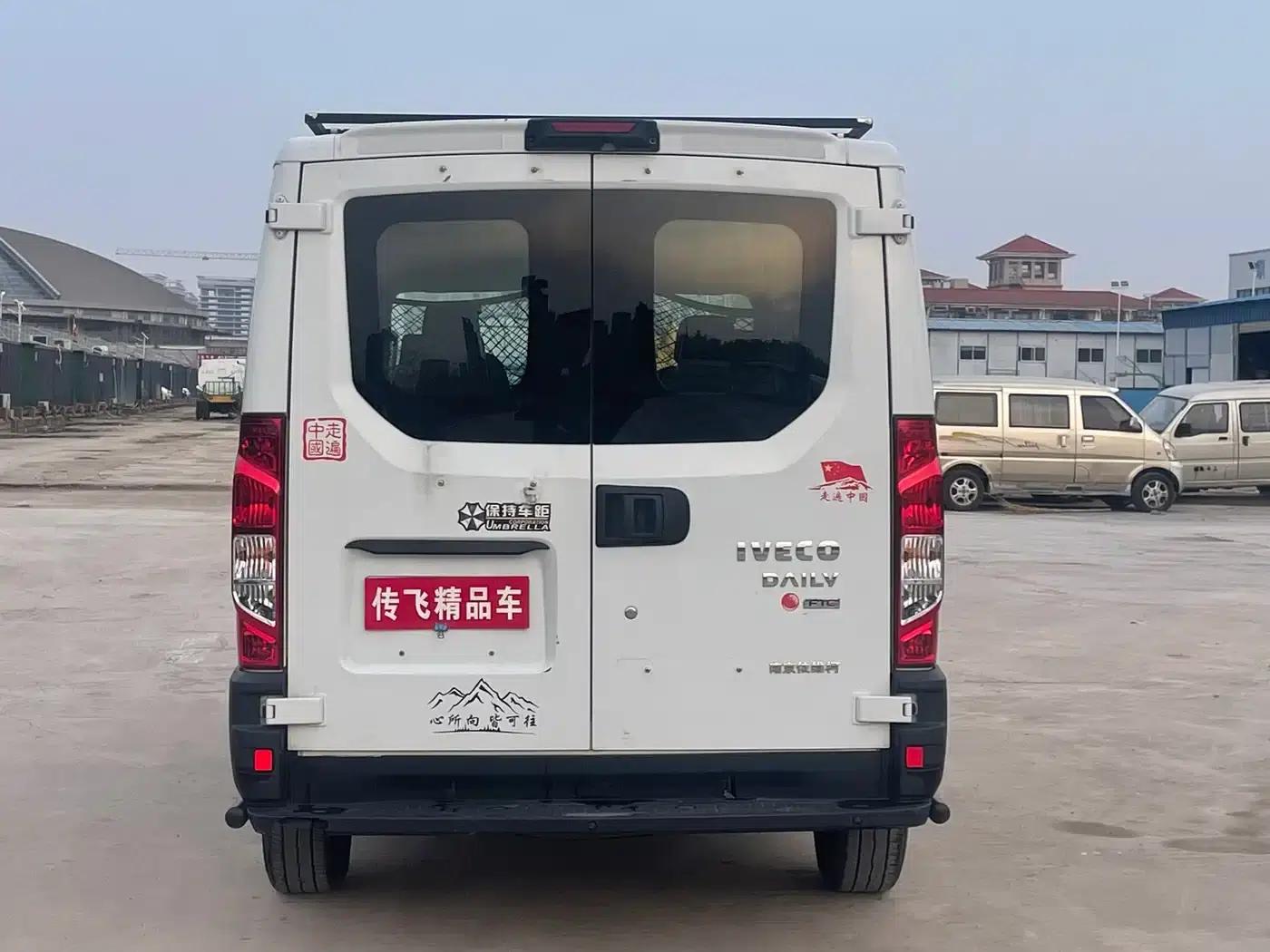 Iveco Daily 2020 3.0T 30th Anniversary Manual All-Round Edition F1C — миниатюра 12
