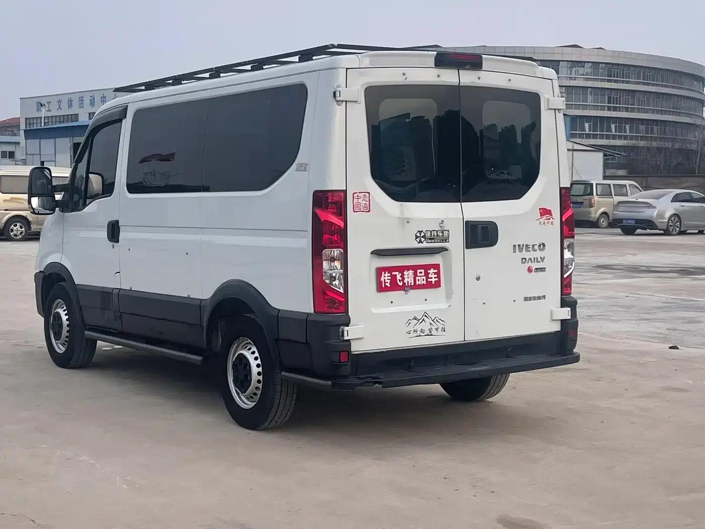 Iveco Daily 2020 3.0T 30th Anniversary Manual All-Round Edition F1C — миниатюра 13