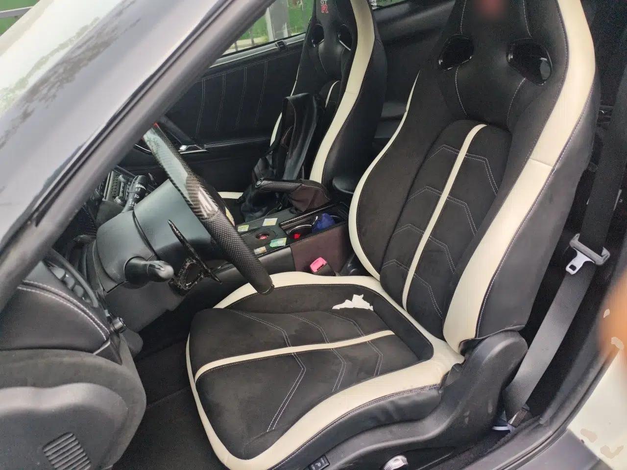 Nissan GT-R 2010 3.8T Premium Edition — миниатюра 16