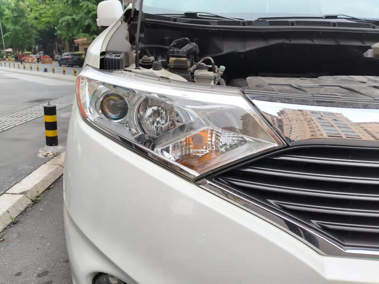 Nissan Quest 2015 3.5L SL — миниатюра 7