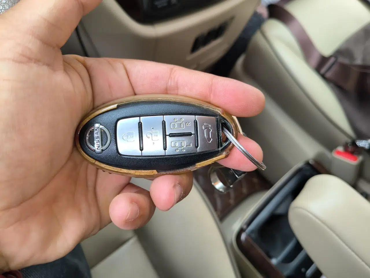 Nissan Quest 2015 3.5L SL — миниатюра 9