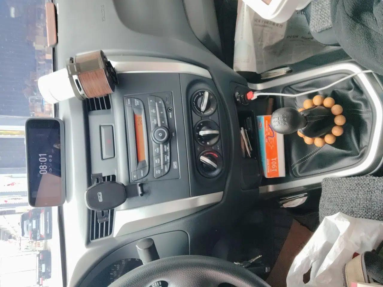 Nissan Navara 2017 2.5L Manual Two-Wheel Drive Standard Edition QR25 — миниатюра 14