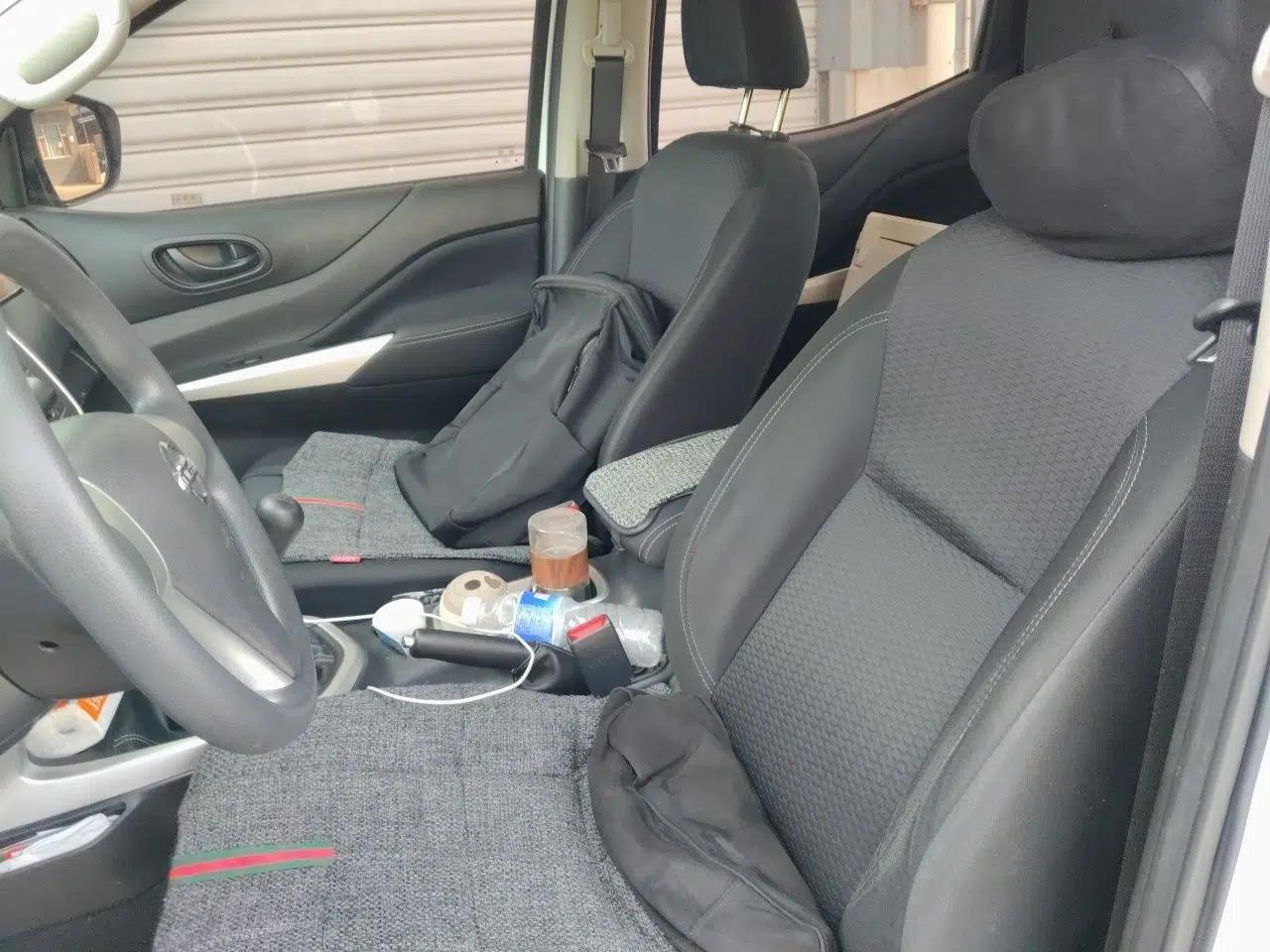 Nissan Navara 2017 2.5L Manual Two-Wheel Drive Standard Edition QR25 — миниатюра 16