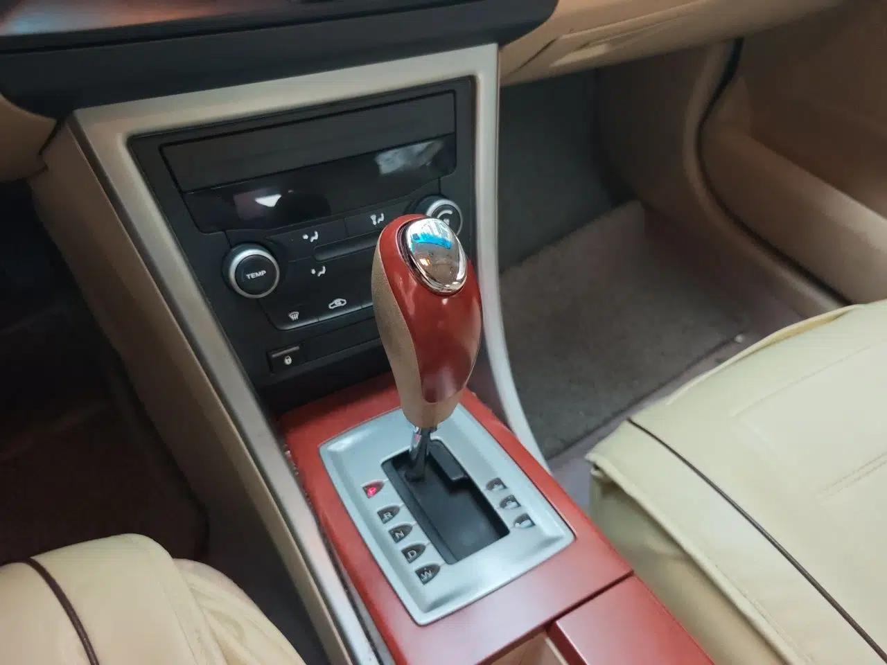 Roewe 550 2013 Classic Edition 550 1.8L Automatic Fashion Model — миниатюра 15